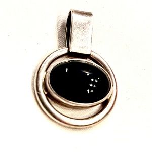 Sterling Silver with Black Onex stone. No chain. Happy pushing peeps❣️